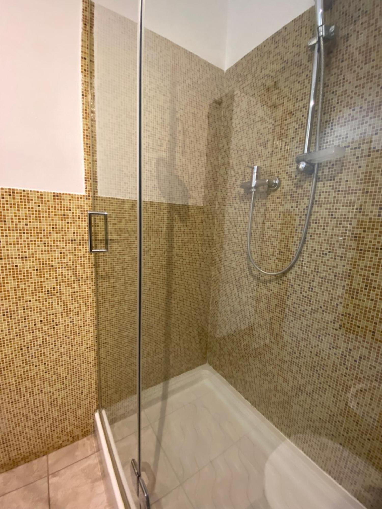 Avantgard Rooms Western Station 博洛尼亚 外观 照片